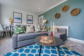 Period-style 2-Bed Apt, Sleeps 6, Ample free parking, Close to centre